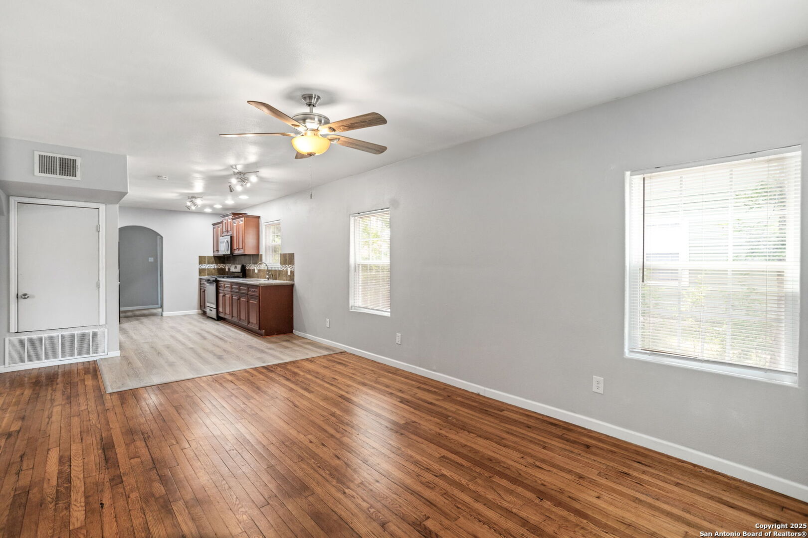 1336 W Ridgewood San Antonio TX 78201