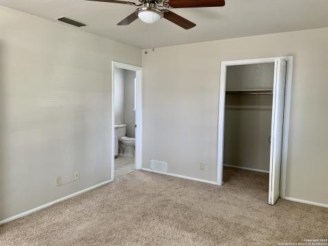 5711 Gillis San Antonio TX 78240