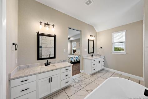 132 Ash Parkway La Vernia TX 78121