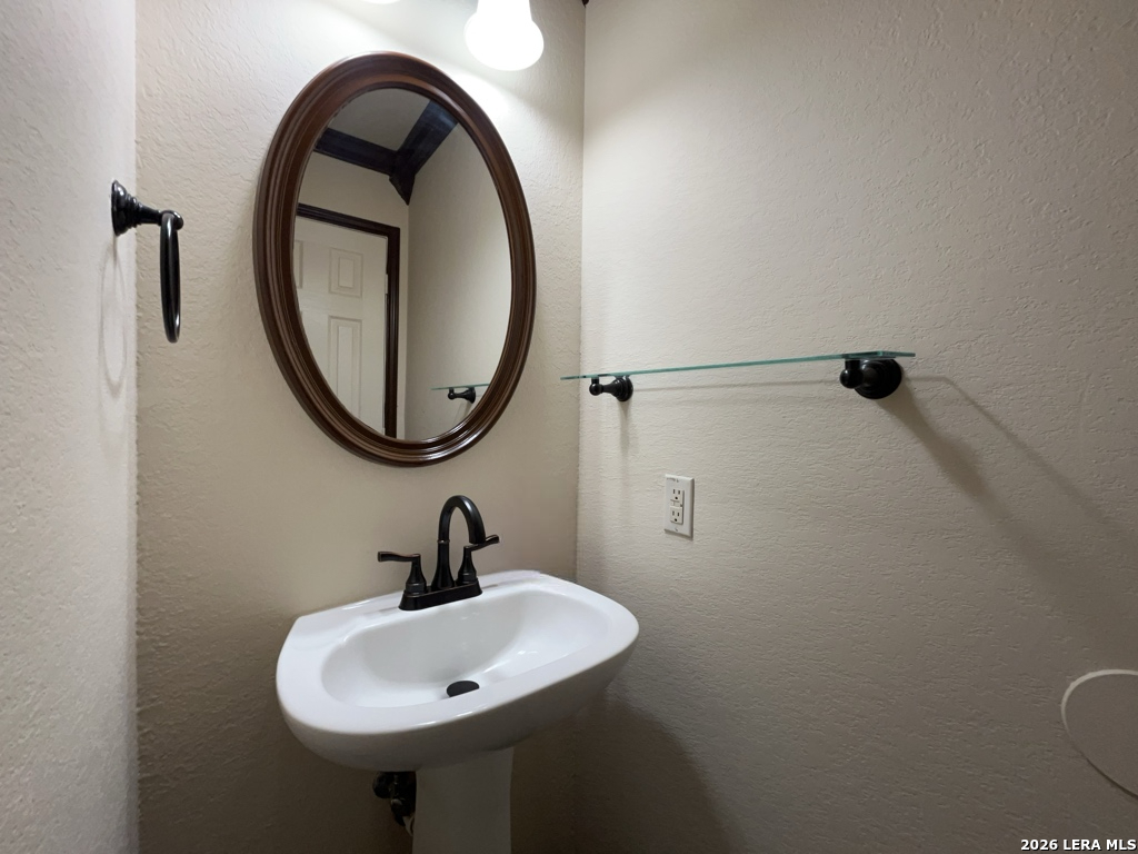 2611 Thunder Gulch San Antonio TX 78245
