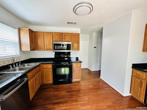 9538 Mustang Farm San Antonio TX 78254