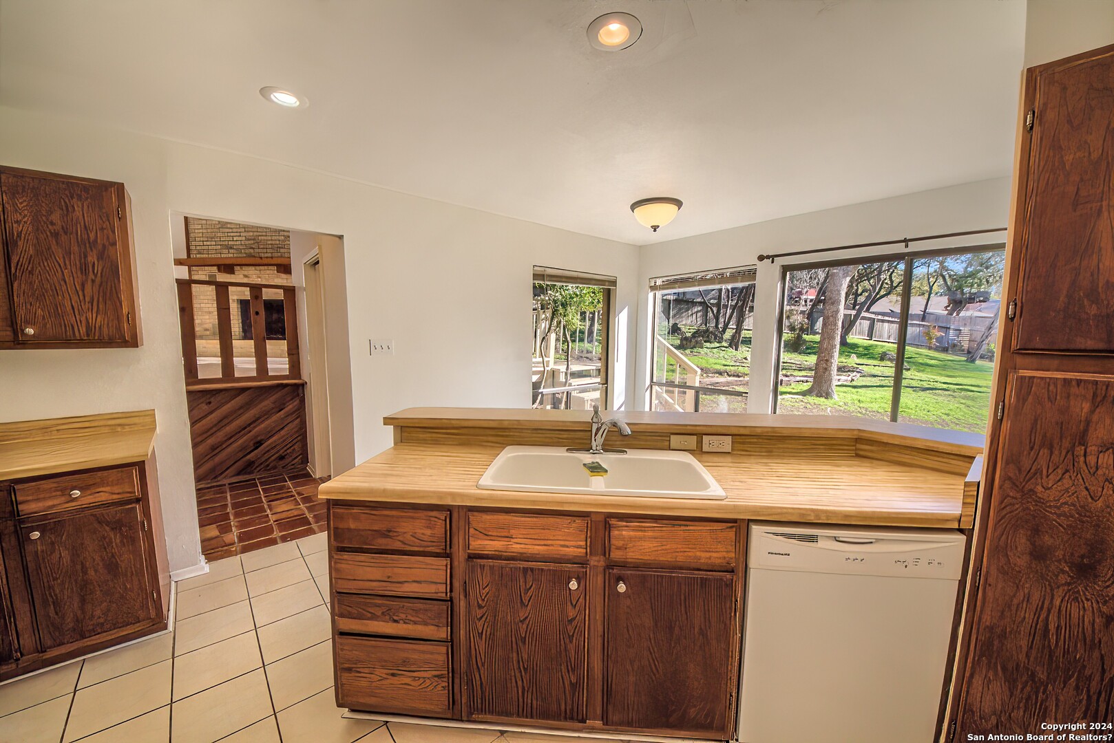 1114 White Pine Street San Antonio TX 78232