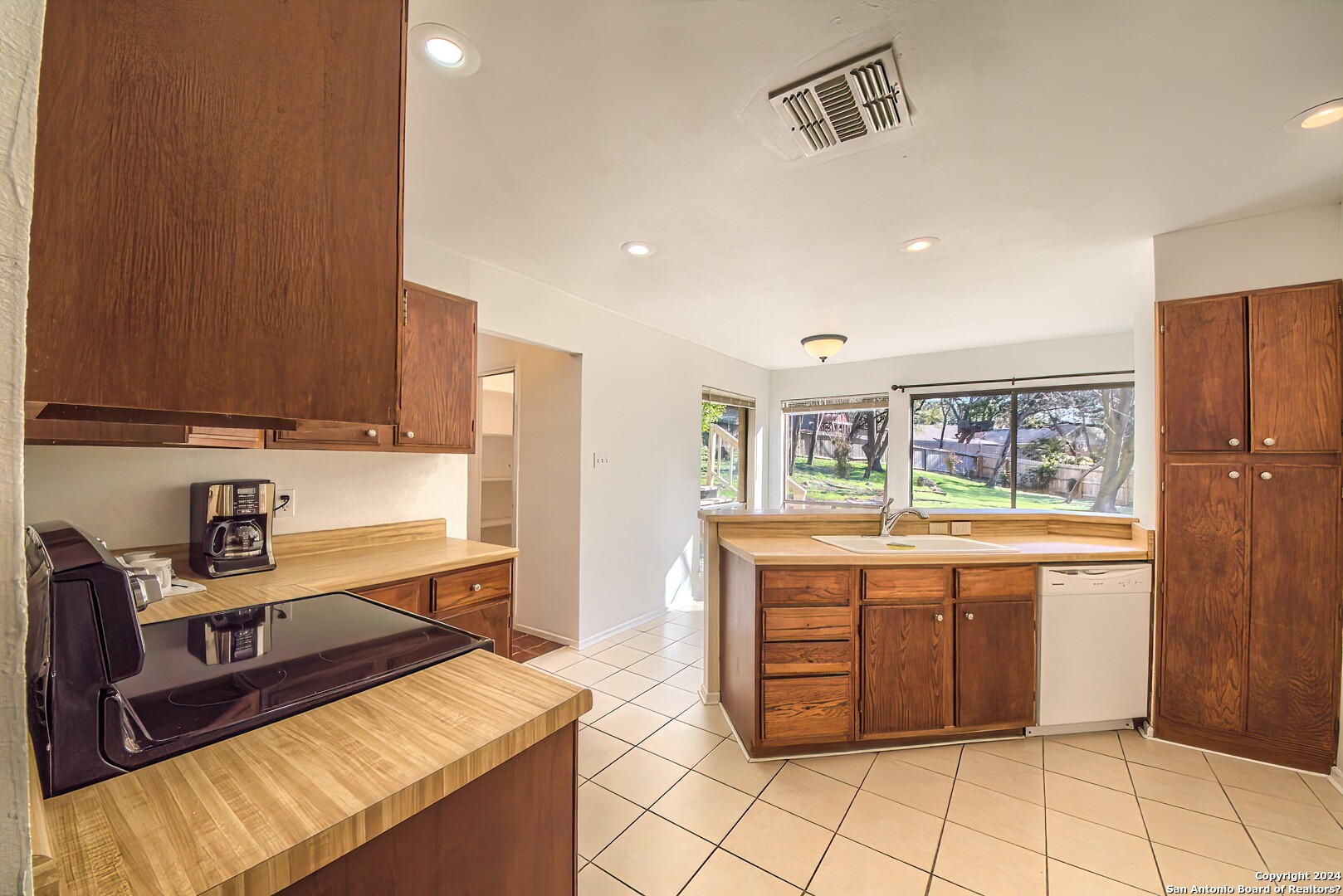 1114 White Pine Street San Antonio TX 78232