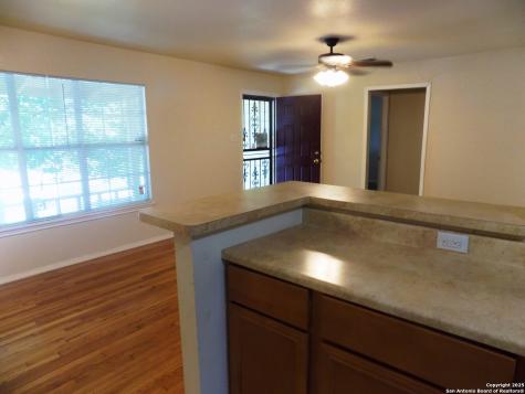 636 W Norwood San Antonio TX 78212