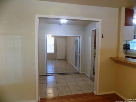 636 W Norwood San Antonio TX 78212