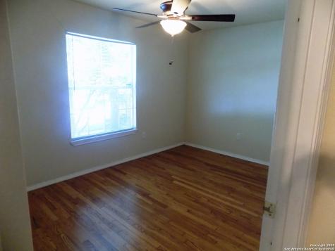 636 W Norwood San Antonio TX 78212