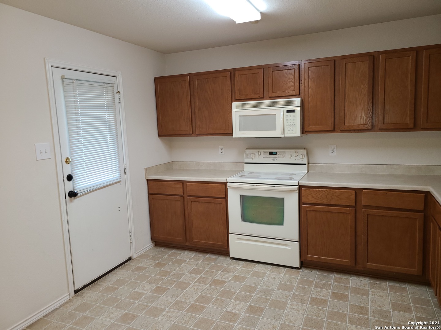 1639 Spice Spring San Antonio TX 78260