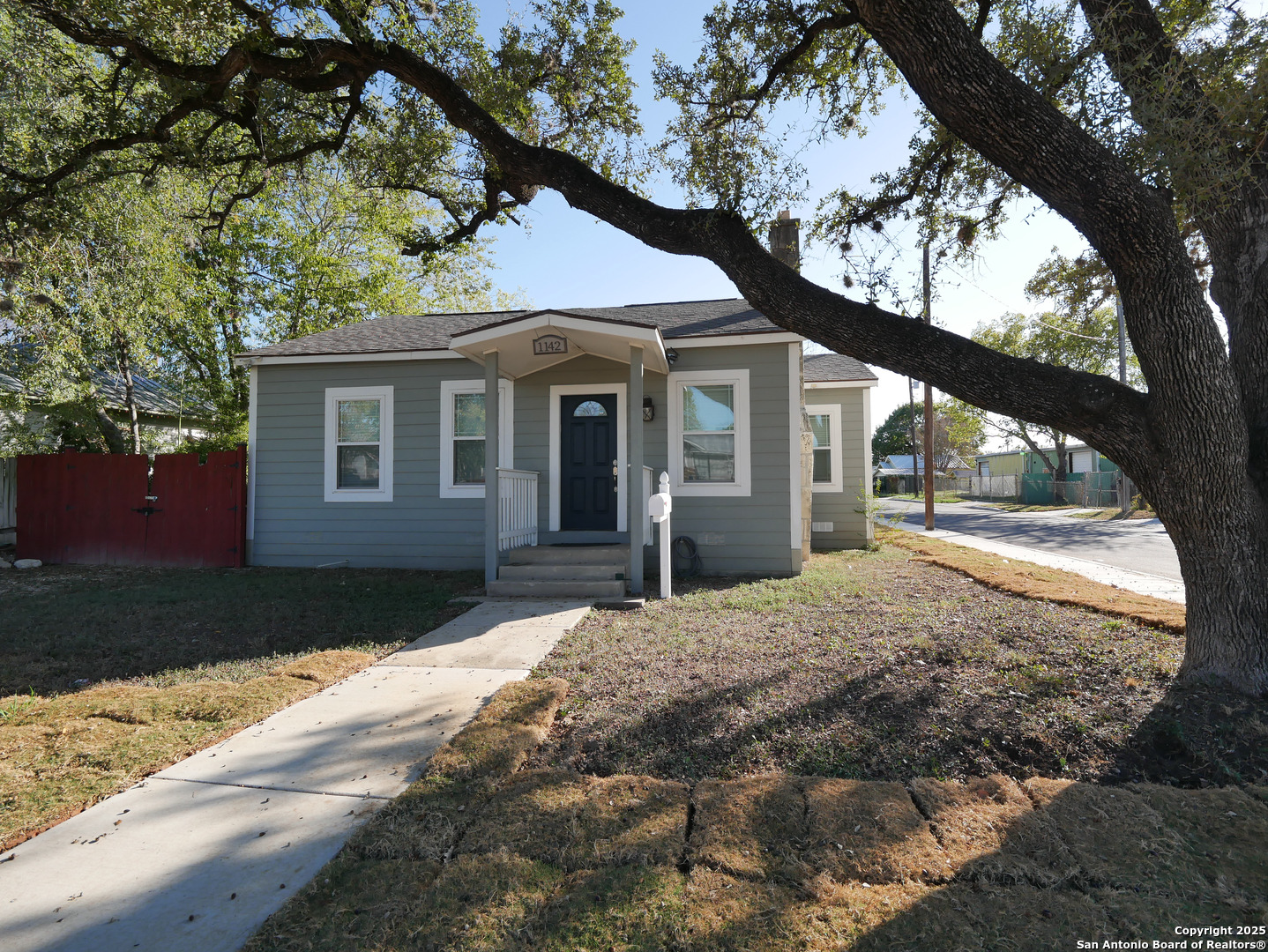 1142 W Lynwood San Antonio TX 78201