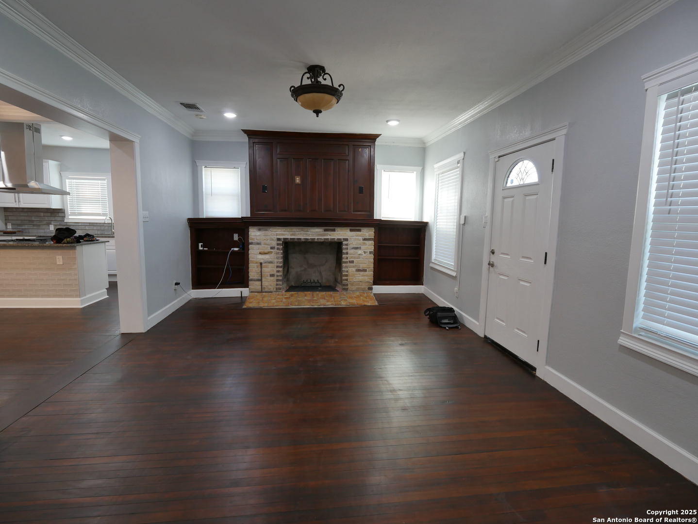 1142 W Lynwood San Antonio TX 78201