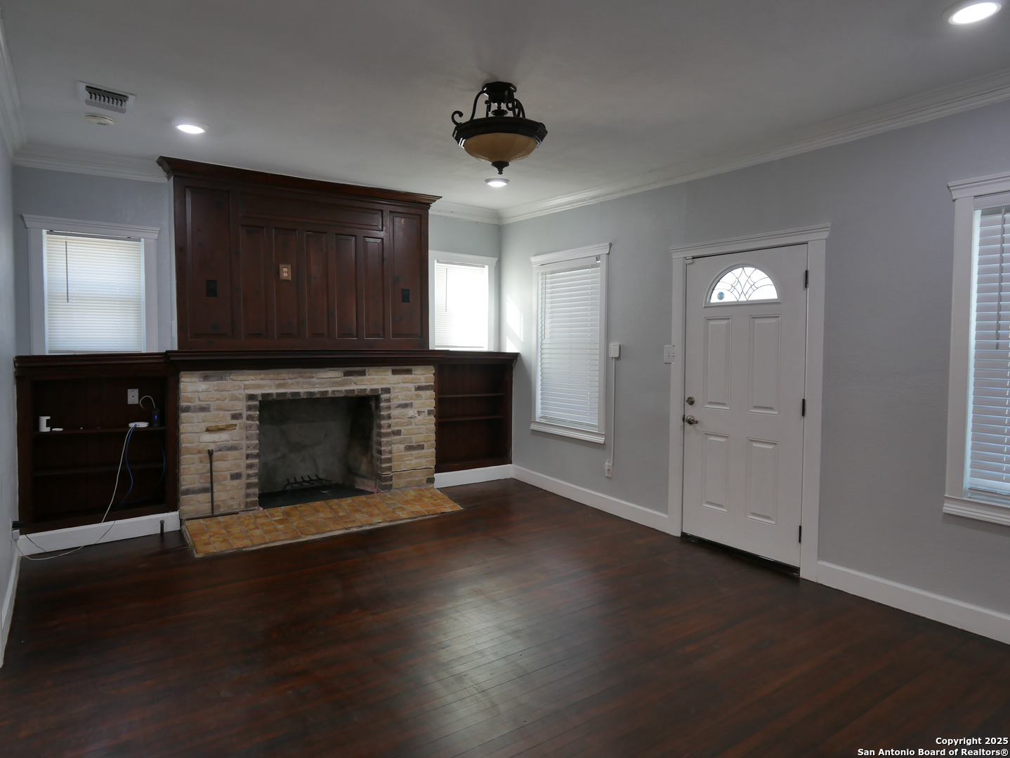 1142 W Lynwood San Antonio TX 78201