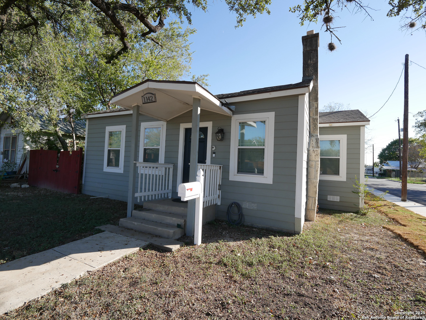 1142 W Lynwood San Antonio TX 78201