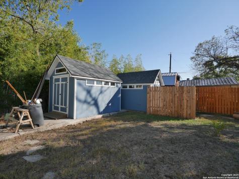 1142 W Lynwood San Antonio TX 78201