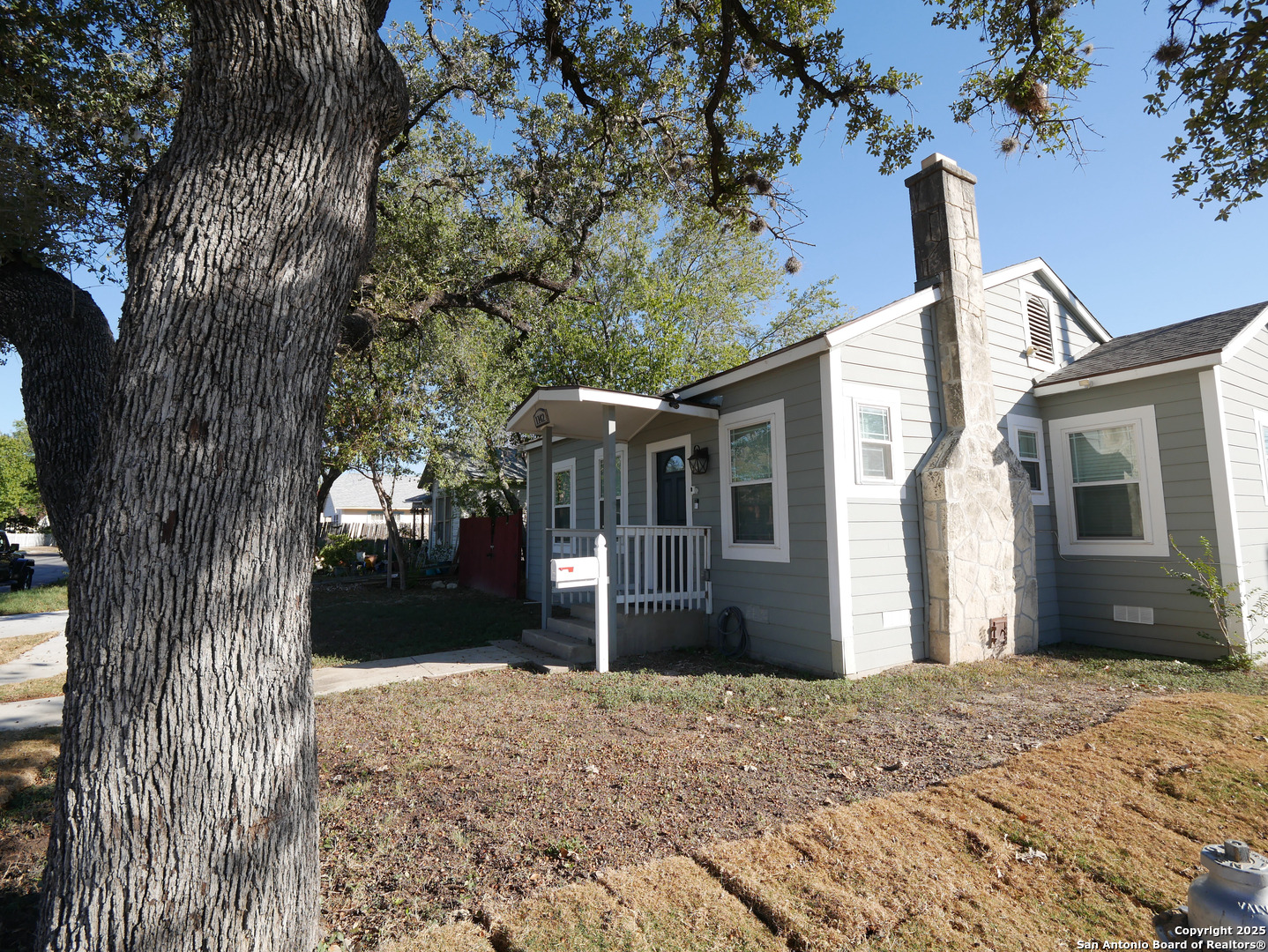 1142 W Lynwood San Antonio TX 78201