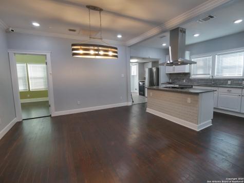 1142 W Lynwood San Antonio TX 78201