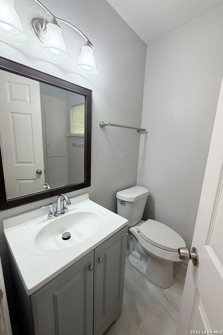 4338 Sun Vista Lane San Antonio TX 78217