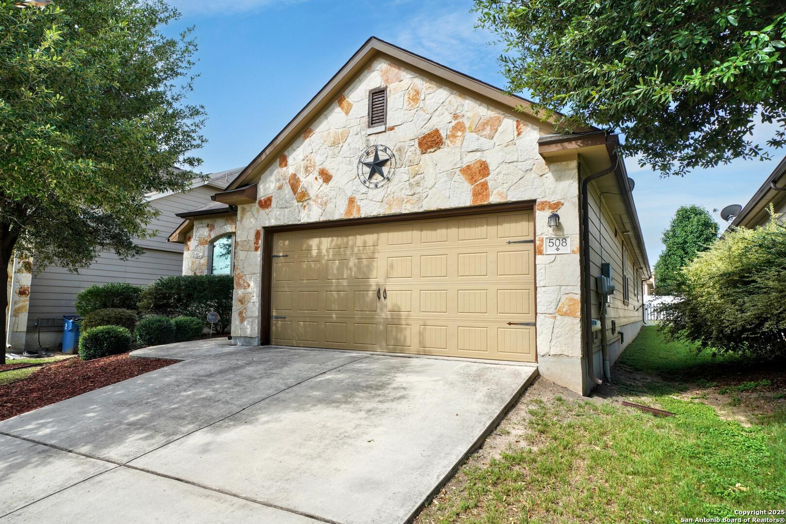 508 Brook Shadow Cibolo TX 78108
