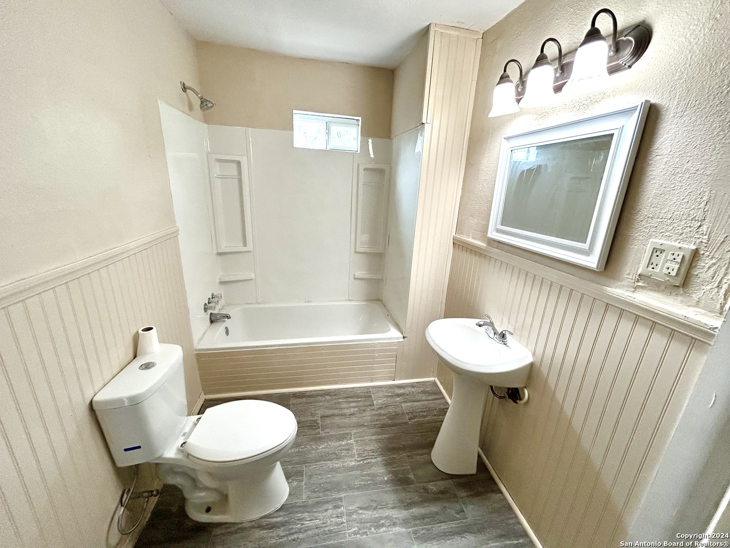 729 Burmeister Street Pleasanton TX 78064