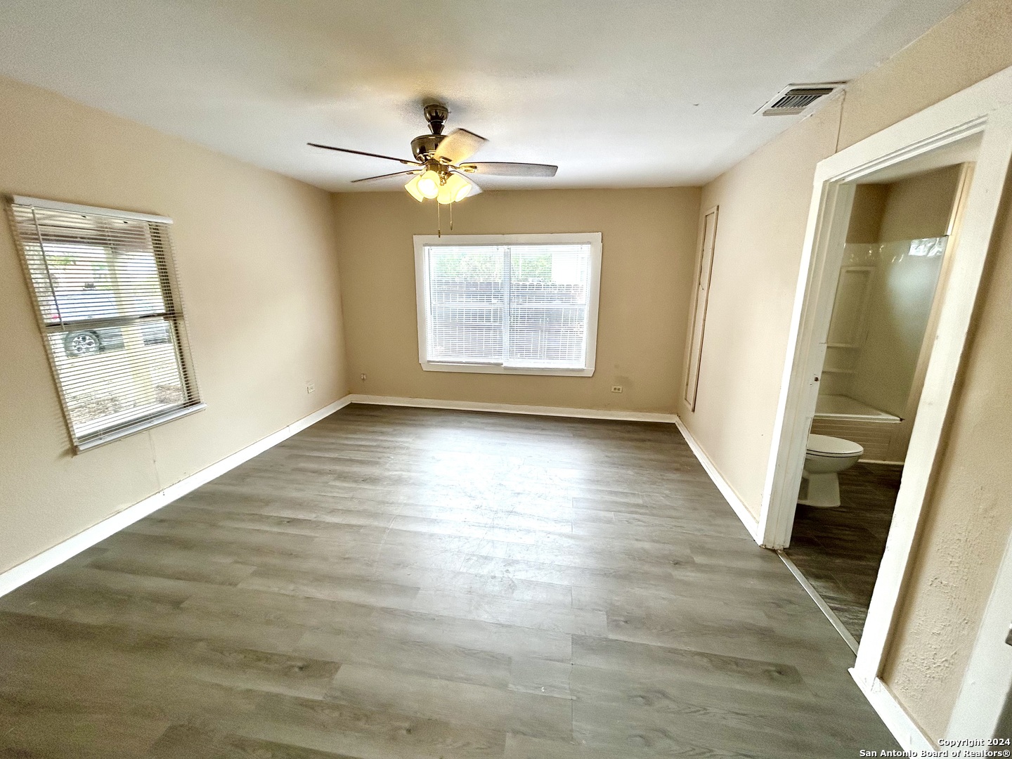 729 Burmeister Street Pleasanton TX 78064