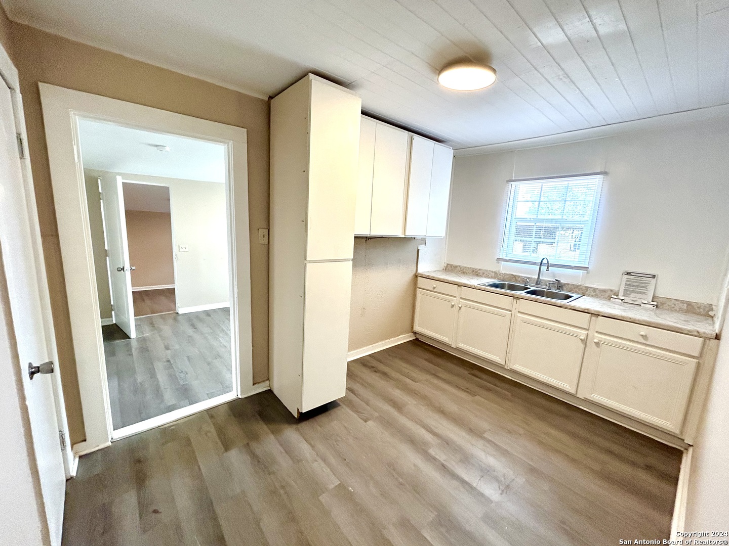 729 Burmeister Street Pleasanton TX 78064