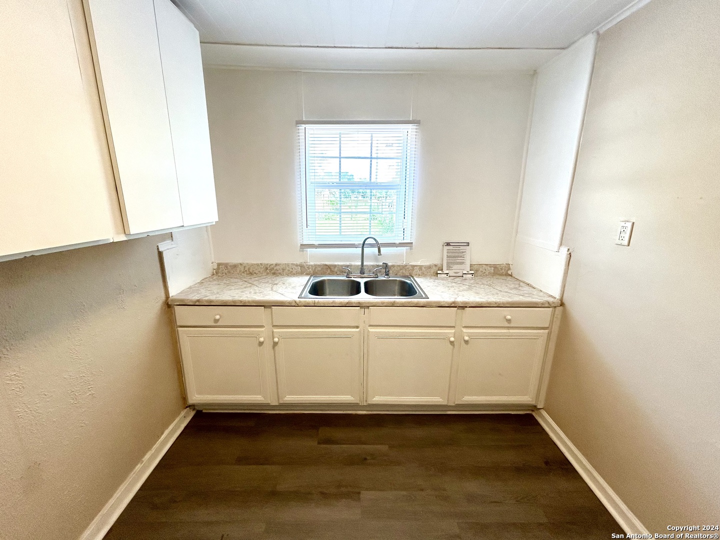 729 Burmeister Street Pleasanton TX 78064