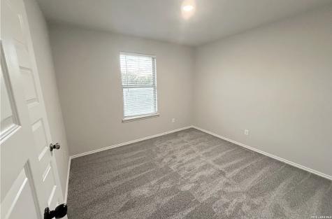 2572 Smokey Cove Seguin TX 78155