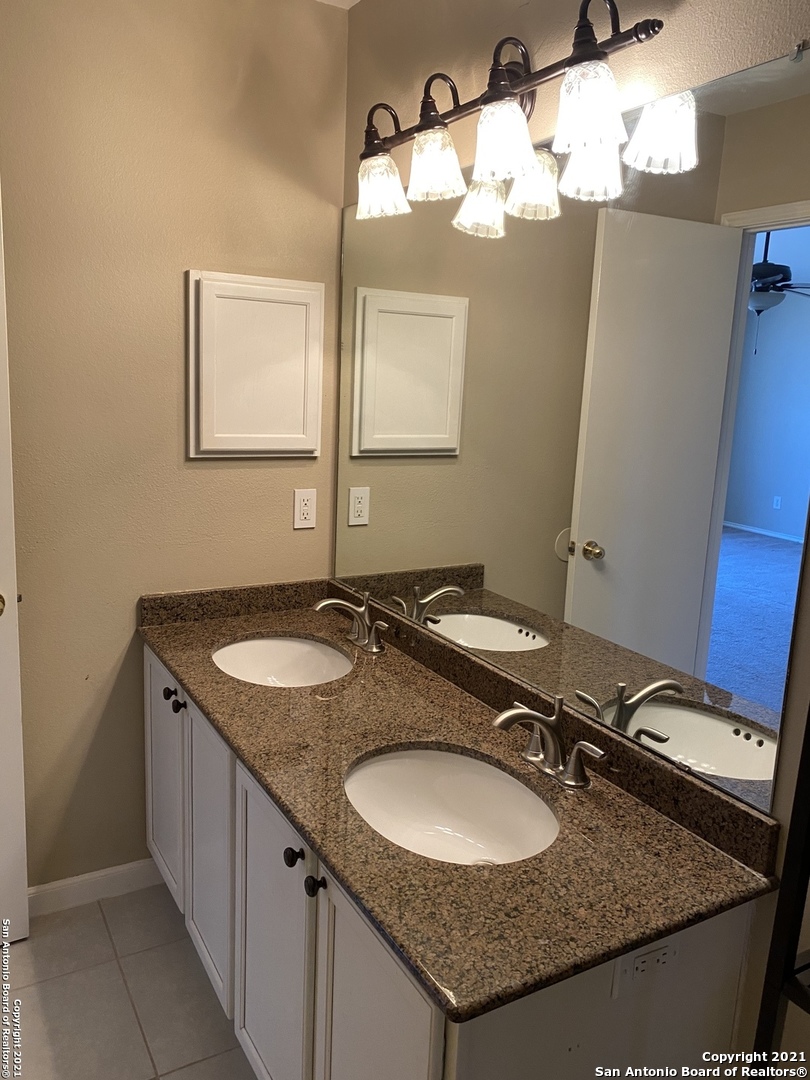 1326 Dezarae San Antonio TX 78253