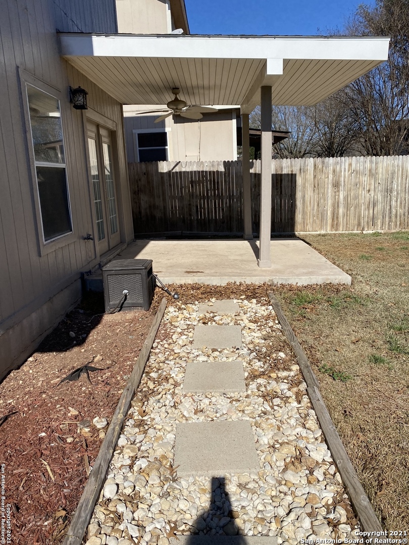 1326 Dezarae San Antonio TX 78253