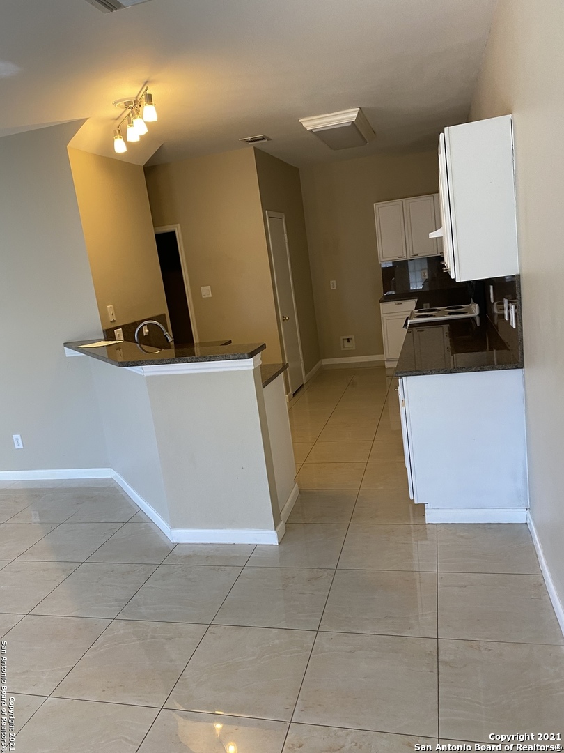 1326 Dezarae San Antonio TX 78253