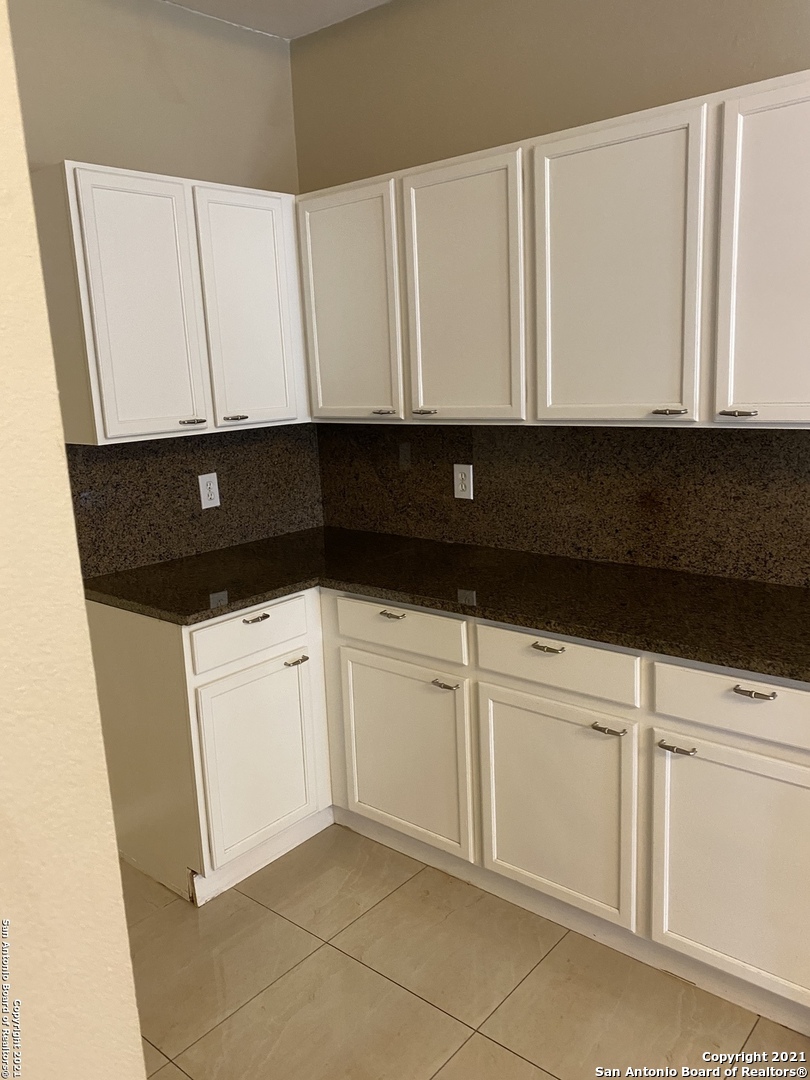 1326 Dezarae San Antonio TX 78253