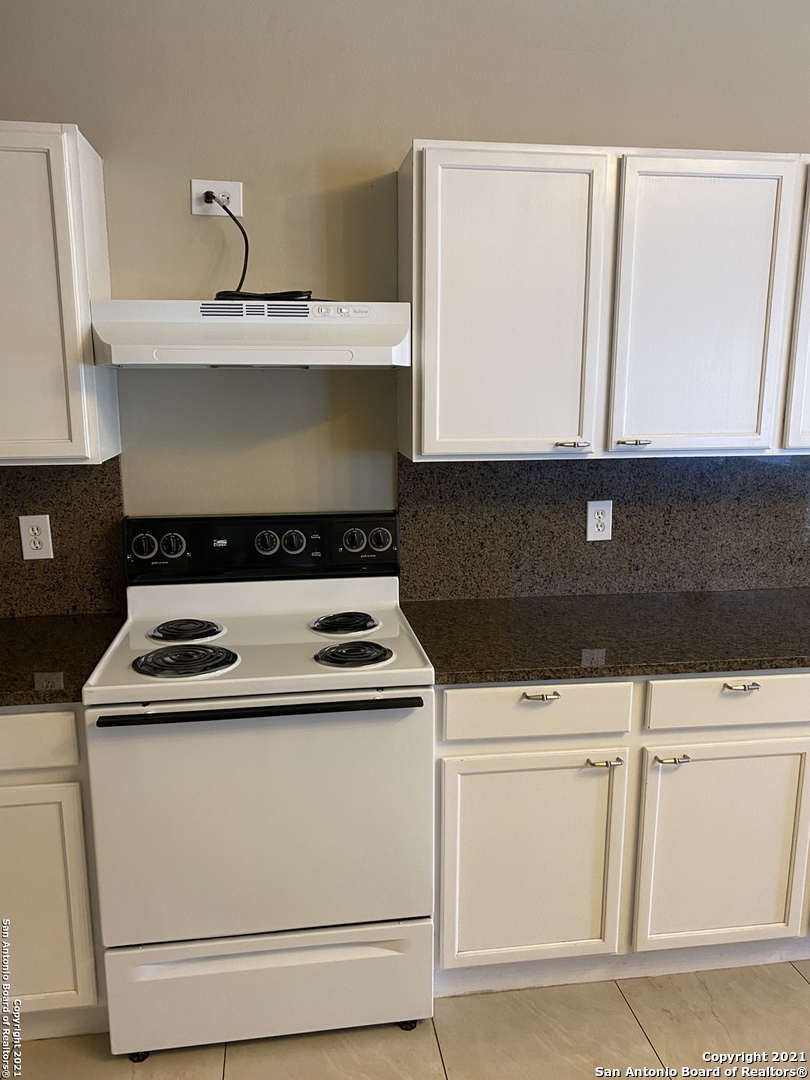1326 Dezarae San Antonio TX 78253