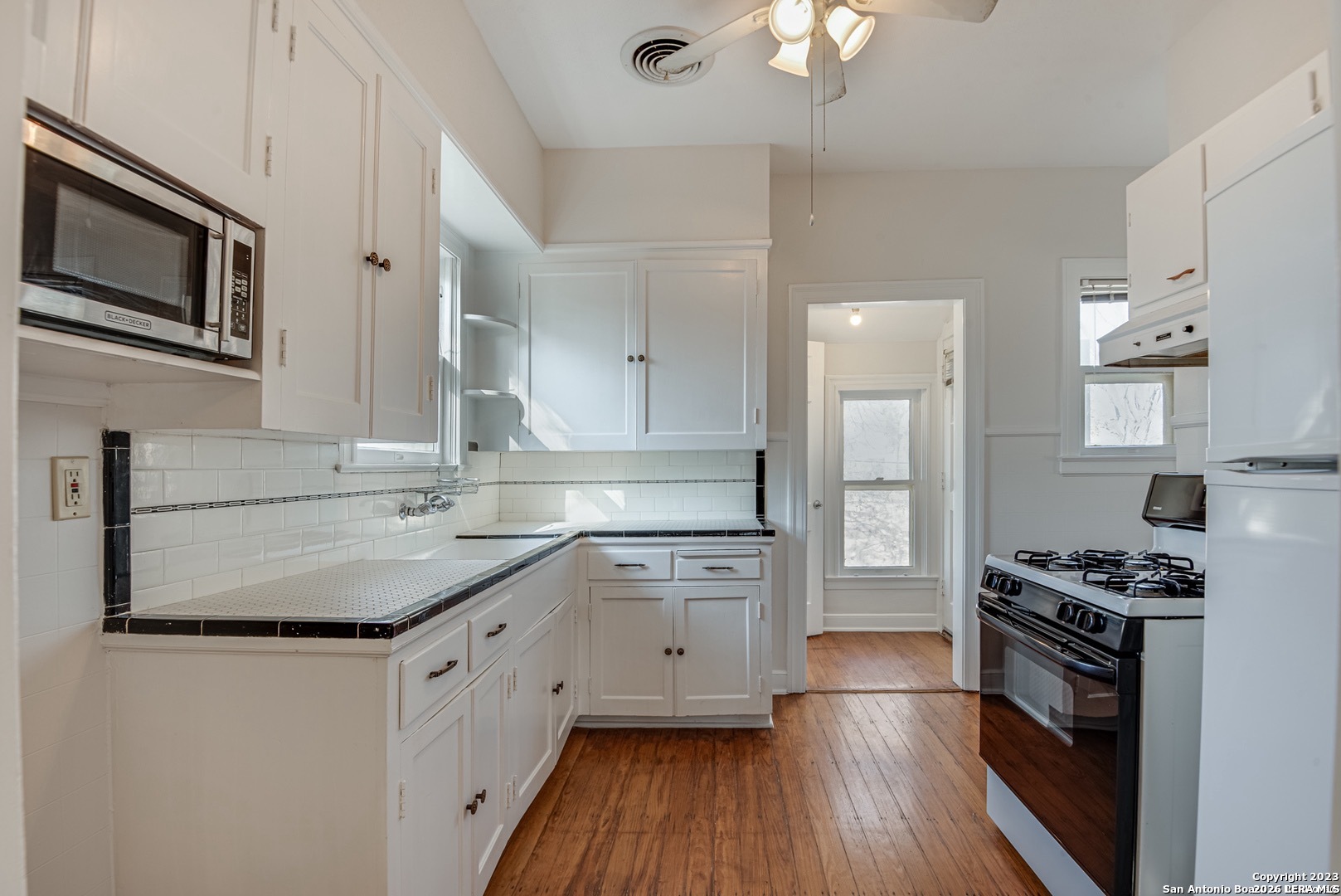 251 E Rosewood Avenue San Antonio TX 78212