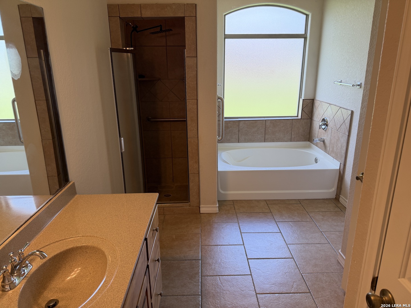 100 Crestway Floresville TX 78114