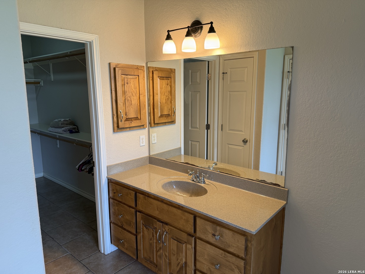 100 Crestway Floresville TX 78114