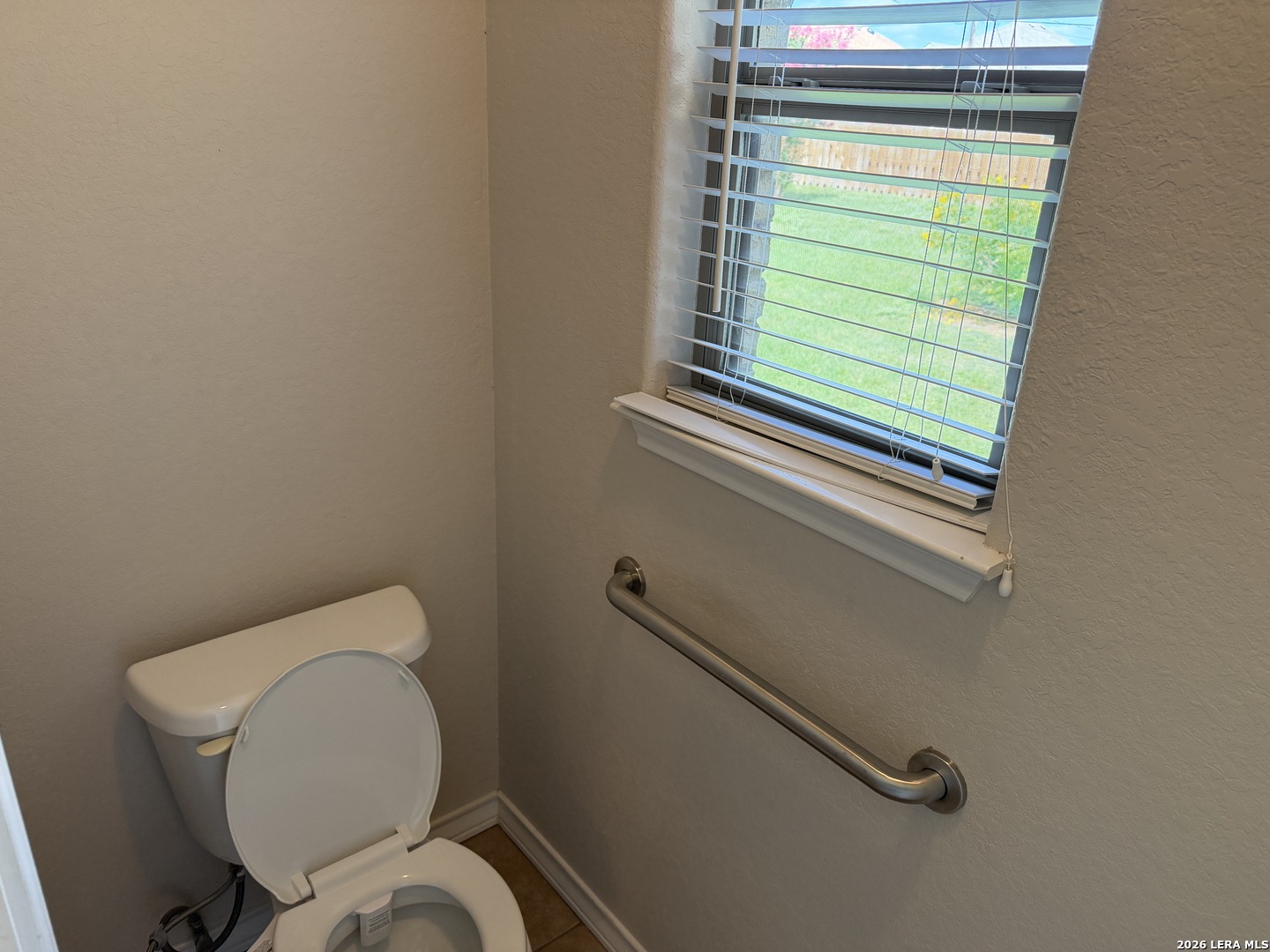 100 Crestway Floresville TX 78114