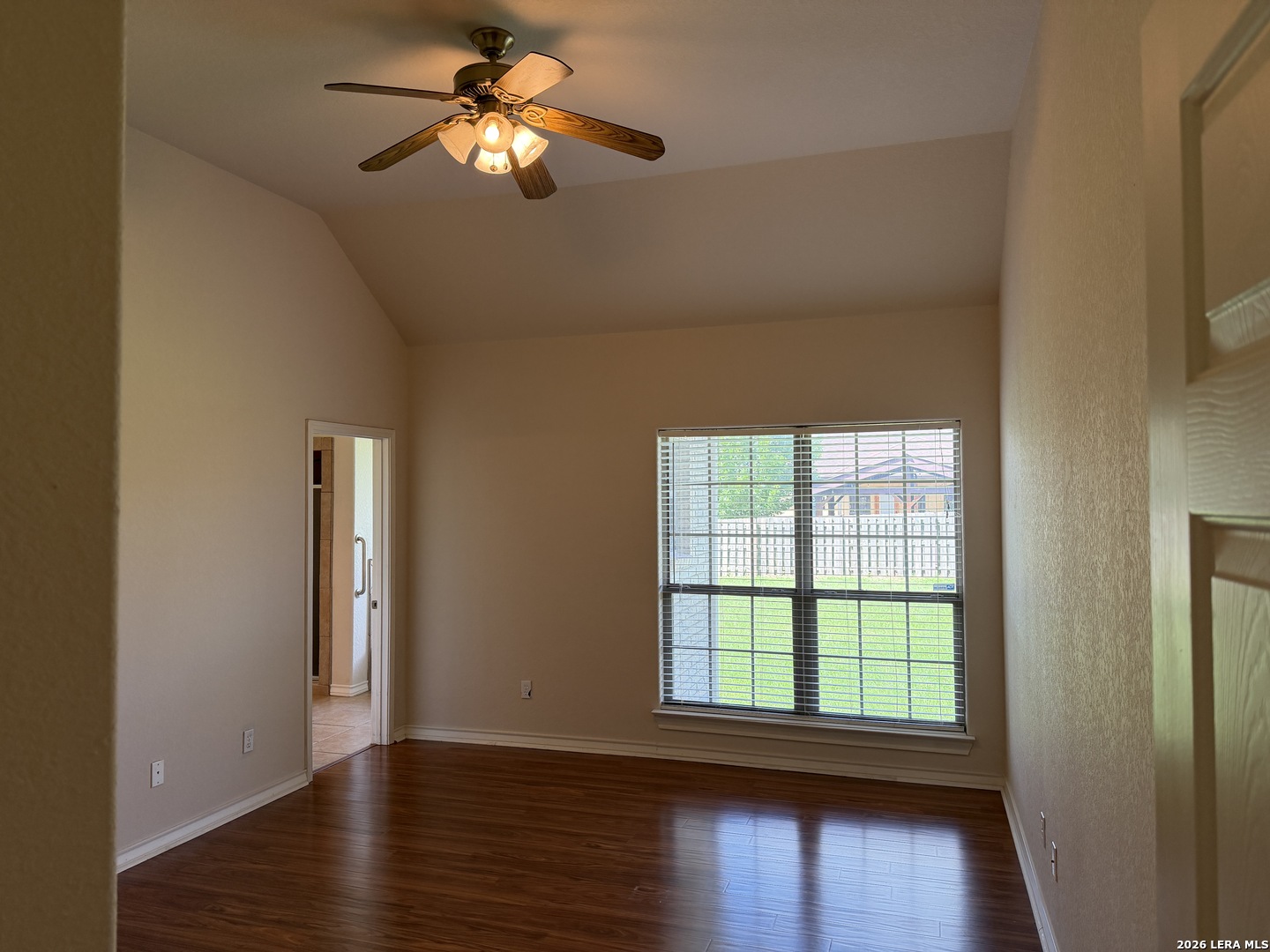 100 Crestway Floresville TX 78114