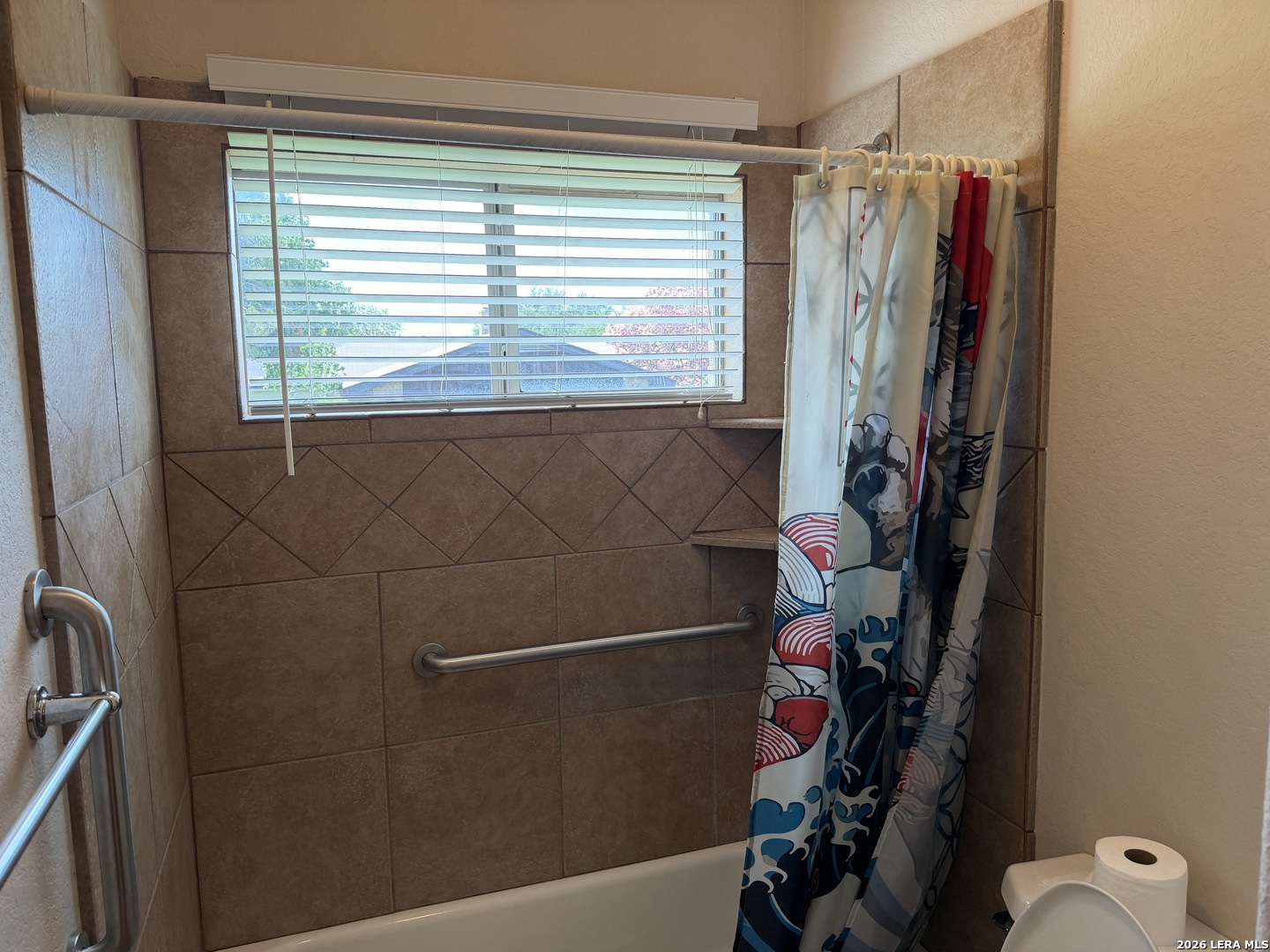 100 Crestway Floresville TX 78114