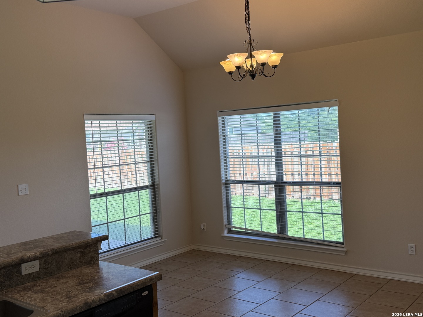 100 Crestway Floresville TX 78114