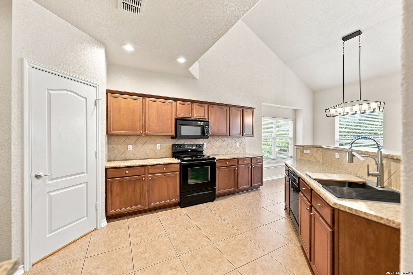 23043 Airedale San Antonio TX 78260