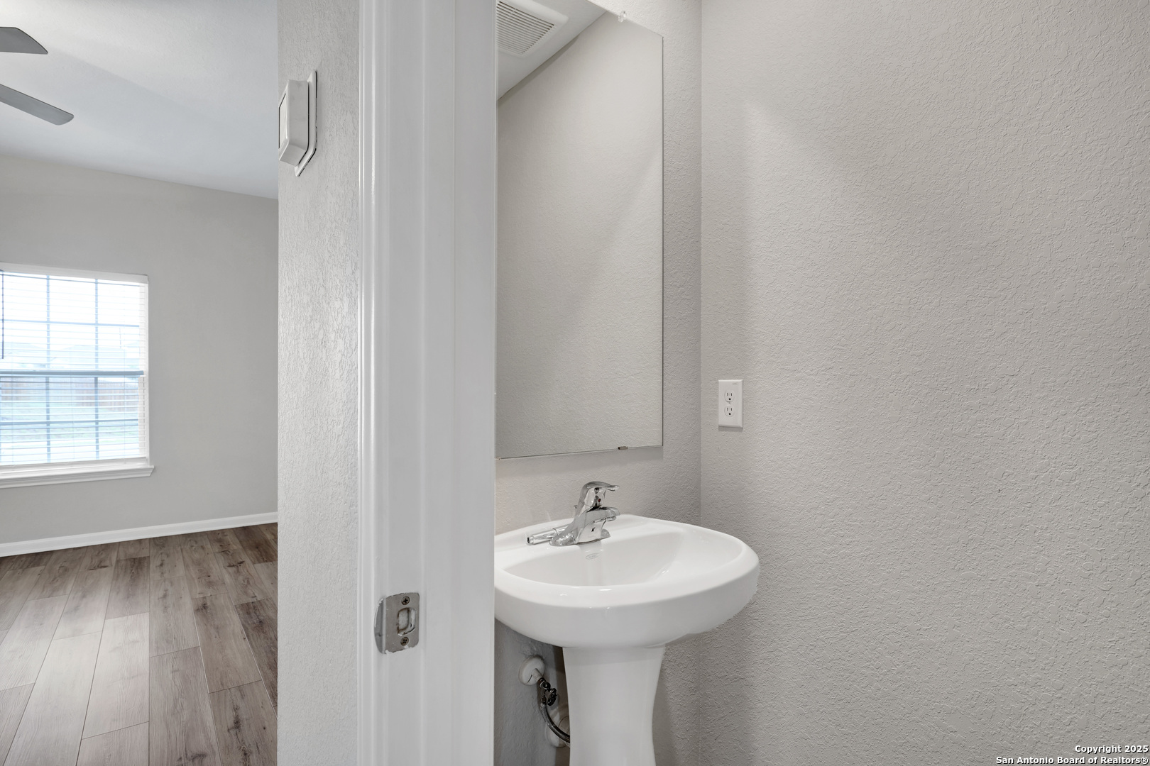 9226 Bennett Forest Converse TX 78109