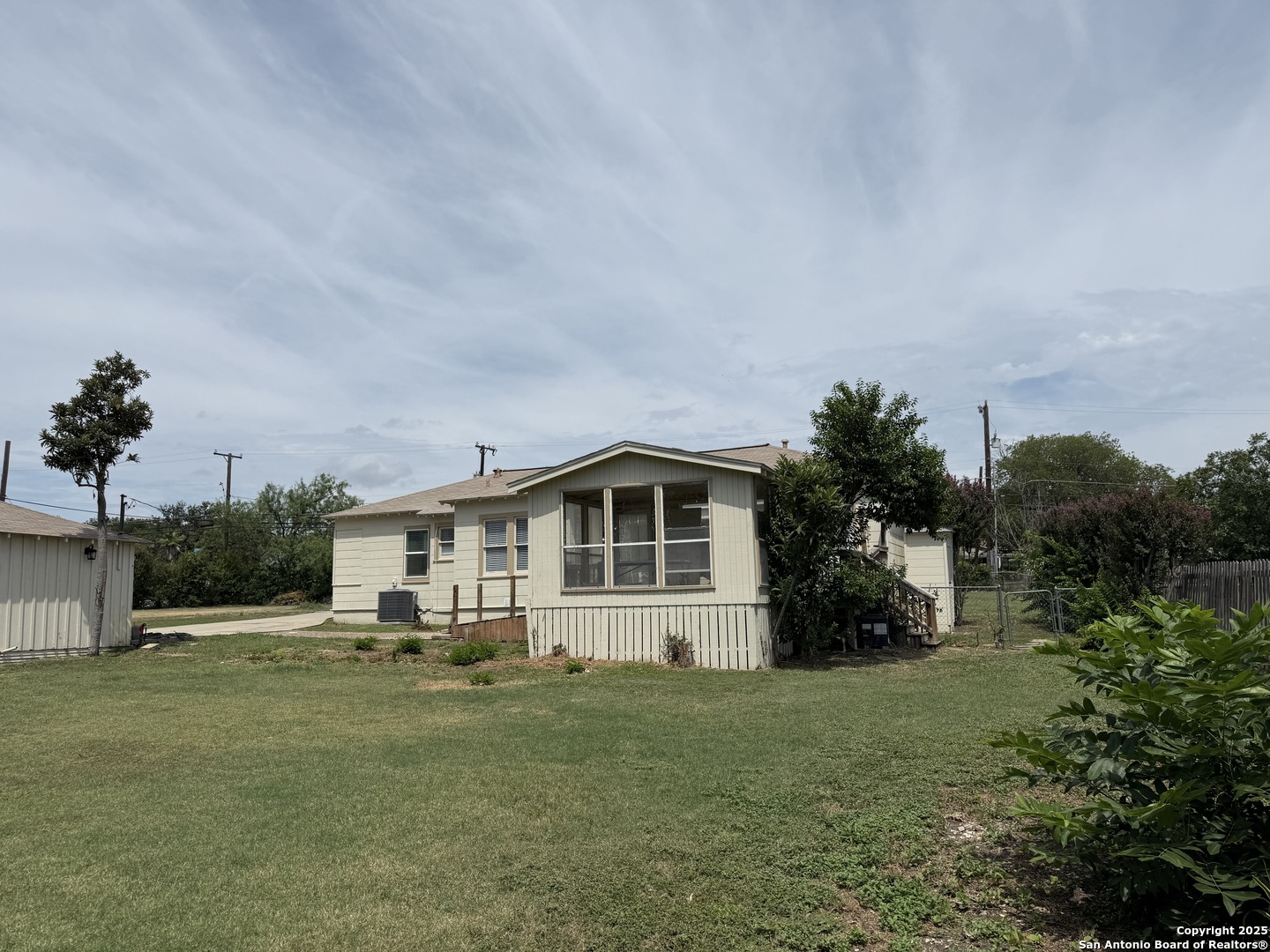 1214 Sutton San Antonio TX 78228