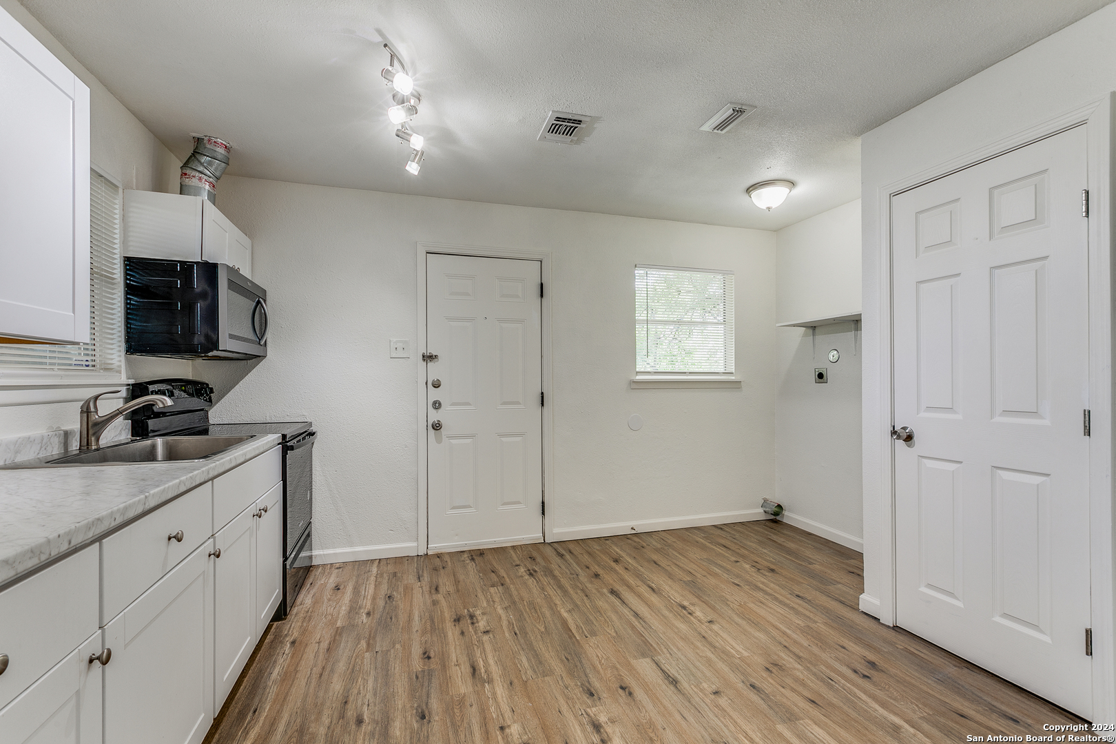 1731 Escalon Avenue San Antonio TX 78221