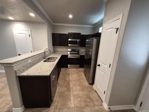 6406 Luglio Lane San Antonio TX 78233