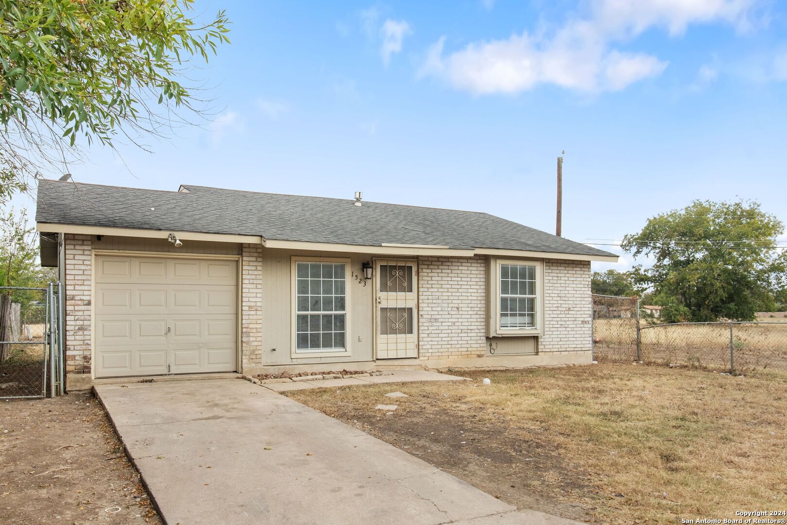 1523 Noble Oak Drive San Antonio TX 78227