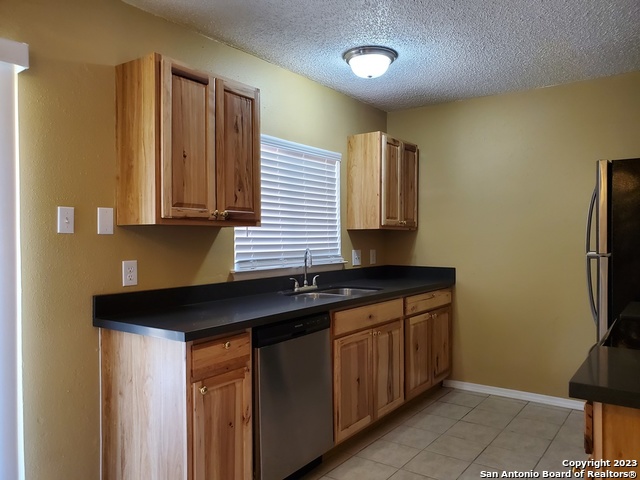915 Hayloft Lane San Antonio TX 78245