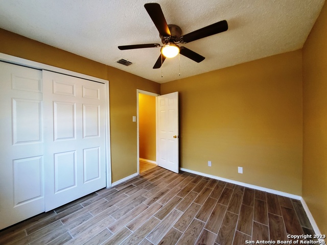 915 Hayloft Lane San Antonio TX 78245