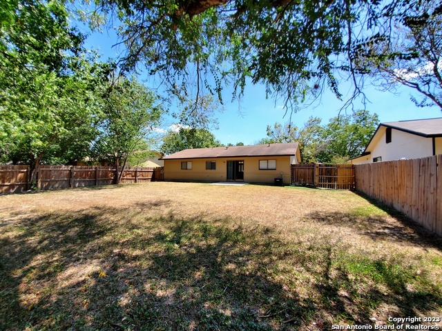 915 Hayloft Lane San Antonio TX 78245