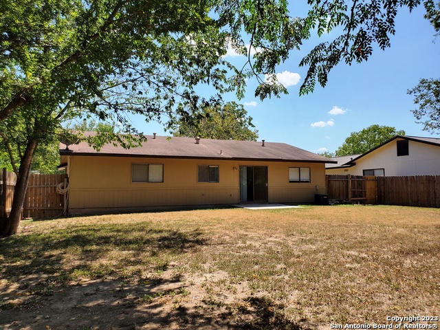 915 Hayloft Lane San Antonio TX 78245