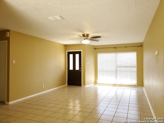 915 Hayloft Lane San Antonio TX 78245