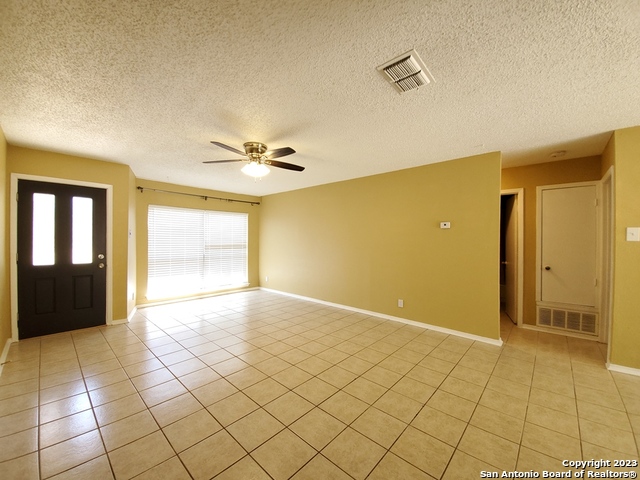 915 Hayloft Lane San Antonio TX 78245