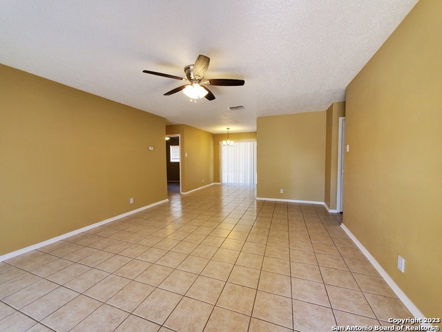 915 Hayloft Lane San Antonio TX 78245